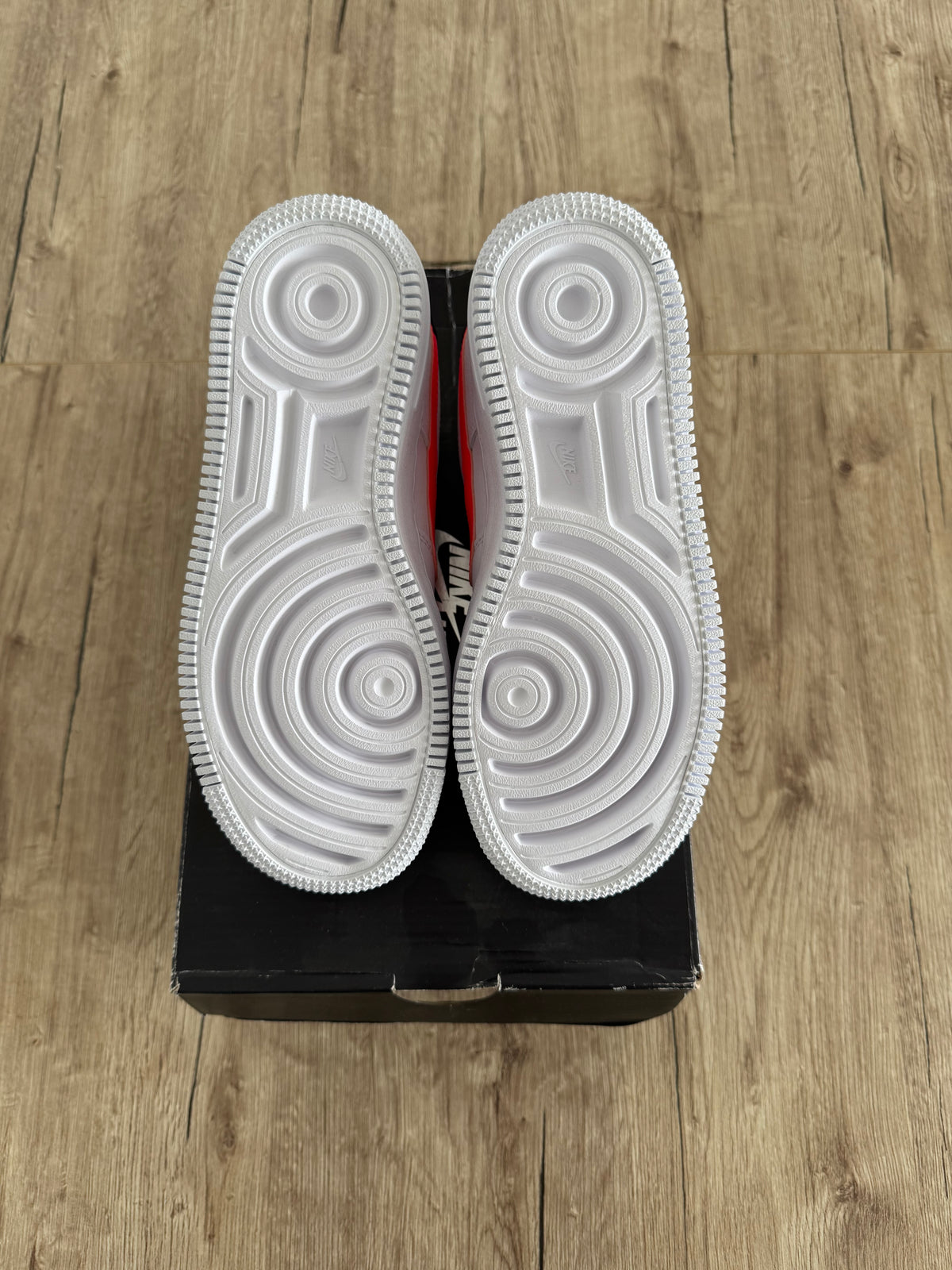Nike Air Force 1 Low Shadow White Solar Red