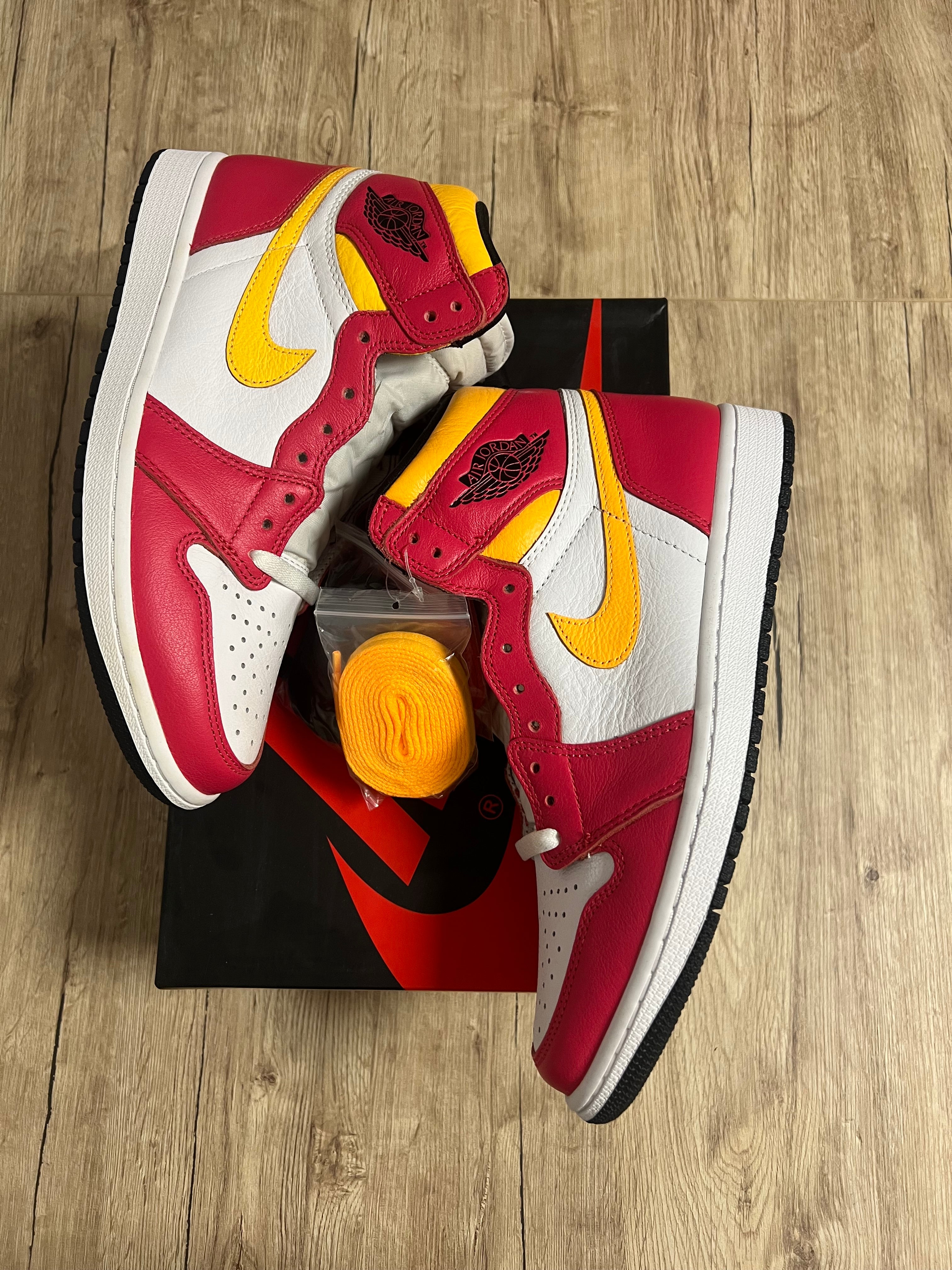 Jordan 1 Retro High OG Light Fusion Red