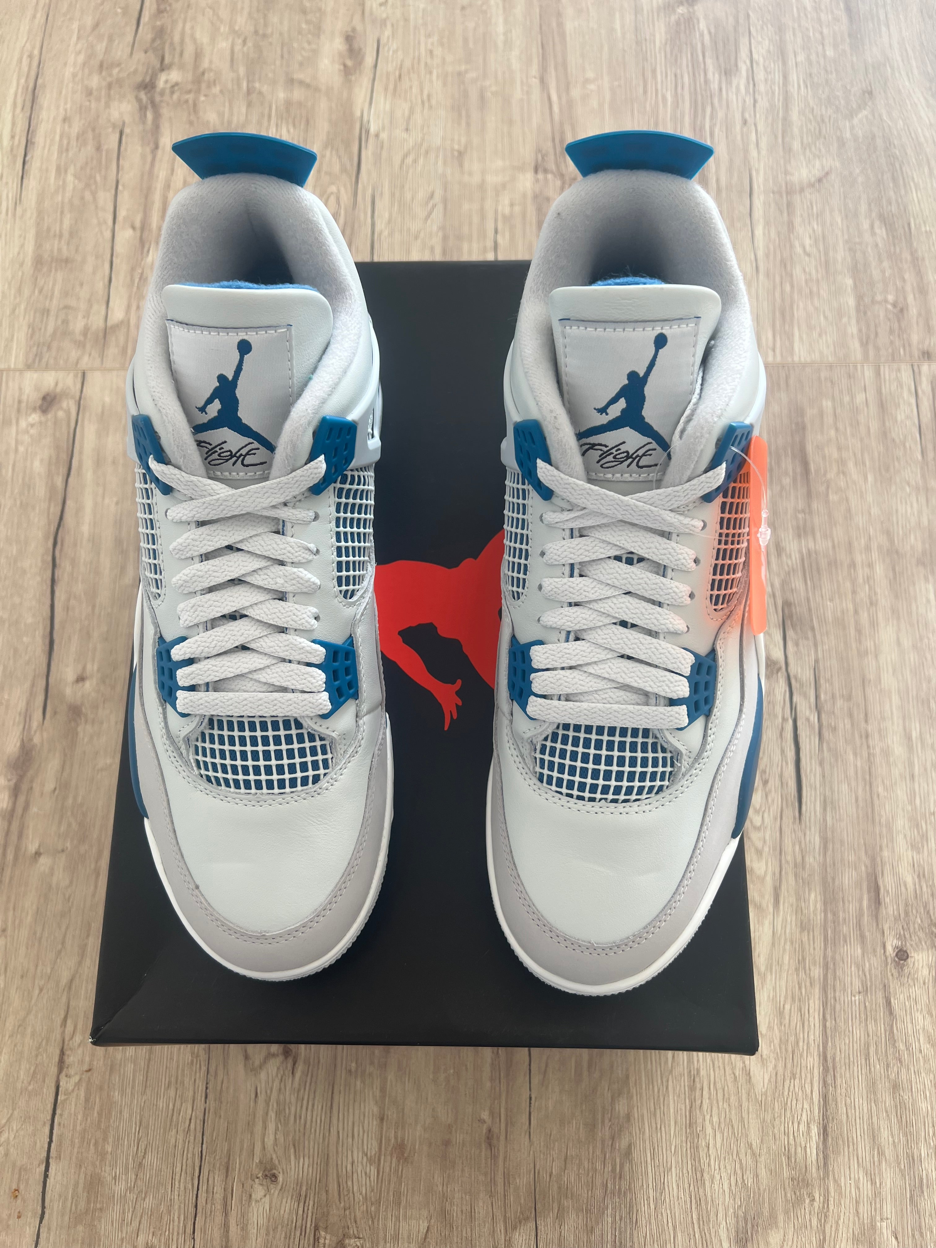 Jordan 4 Retro Military Blue (2024)