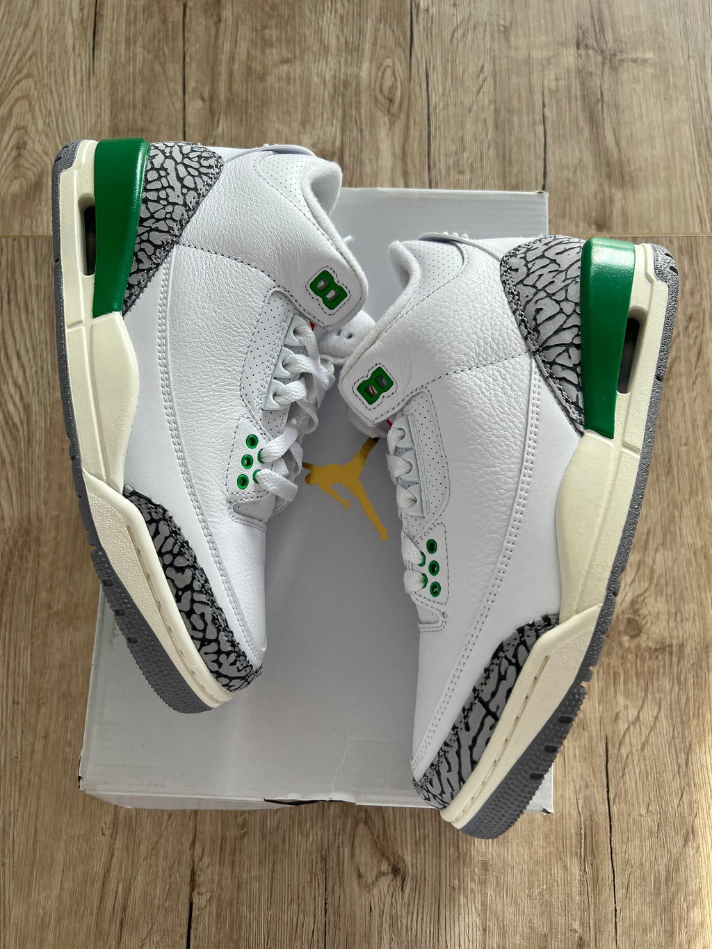 Air Jordan 3 Retro Lucky Green