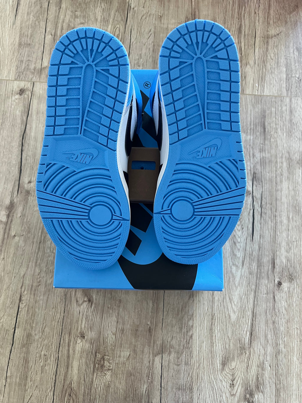 Air Jordan 1 Retro High OG UNC Toe