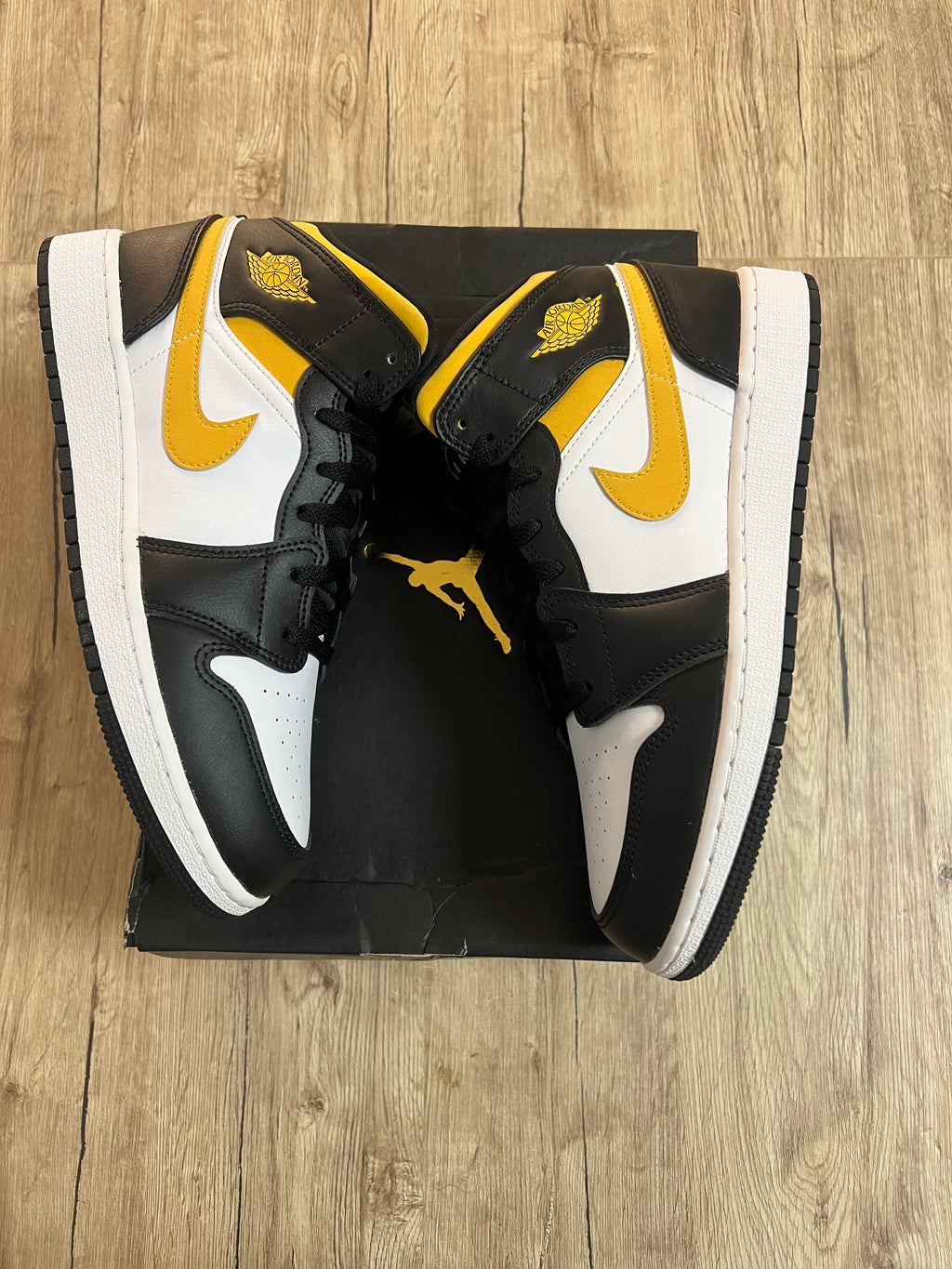 Air Jordan 1 Mid White Pollen Black (GS)