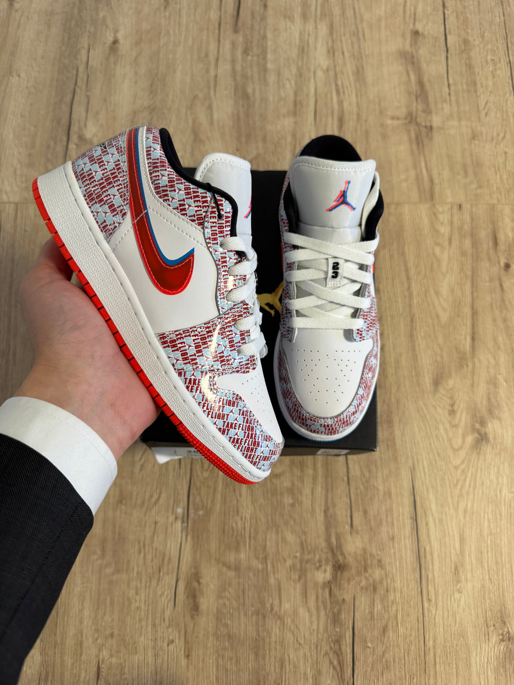 Air Jordan 1 Low SE Take Flight (GS)