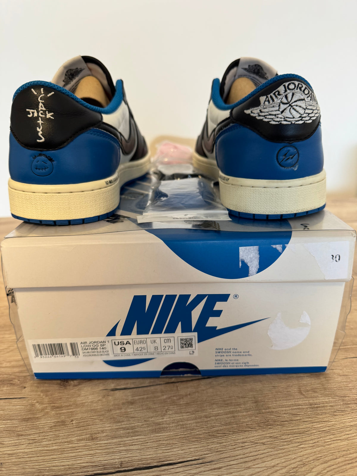 Air Jordan 1 Retro Low OG SP Fragment x Travis Scott