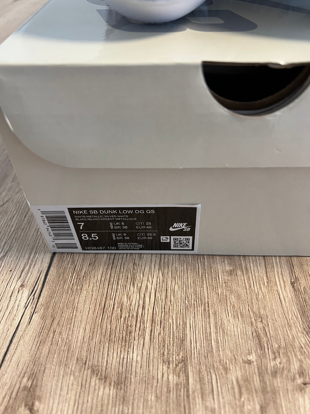 Nike SB Dunk Low Supreme 94 White Metallic Silver