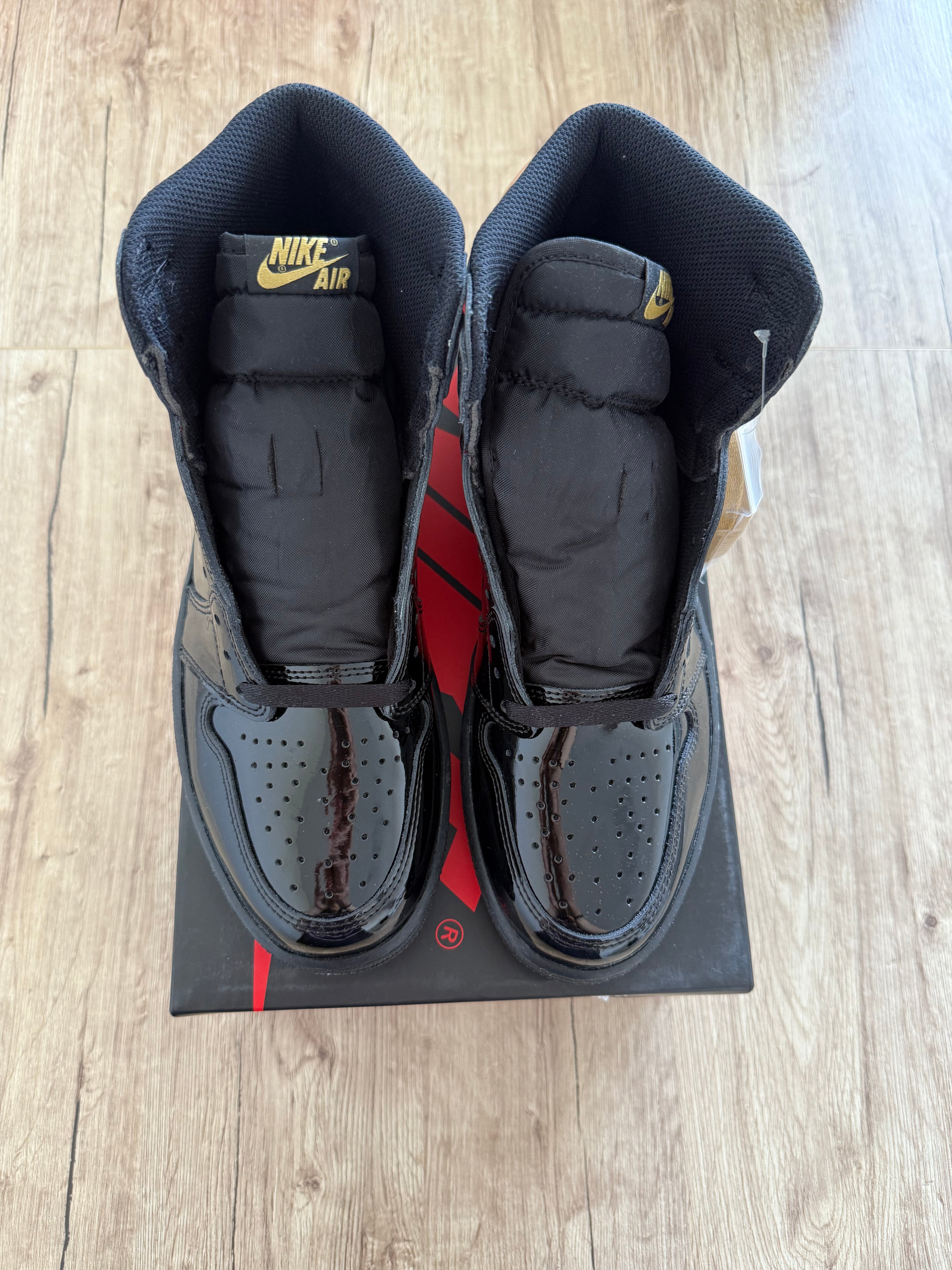 Jordan 1 Retro High Black Metallic Gold (2020)