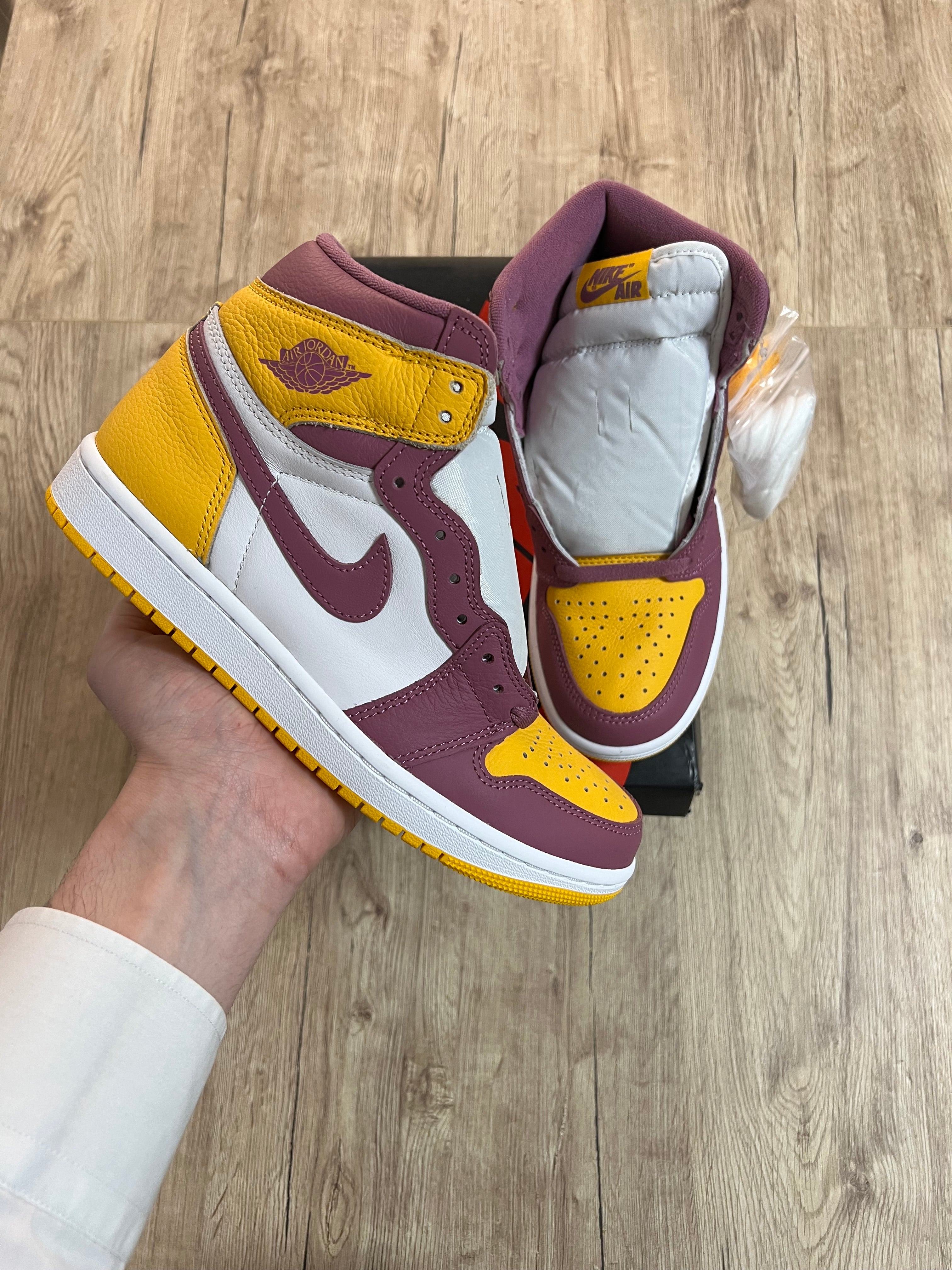 Air Jordan 1 Retro High OG Brotherhood