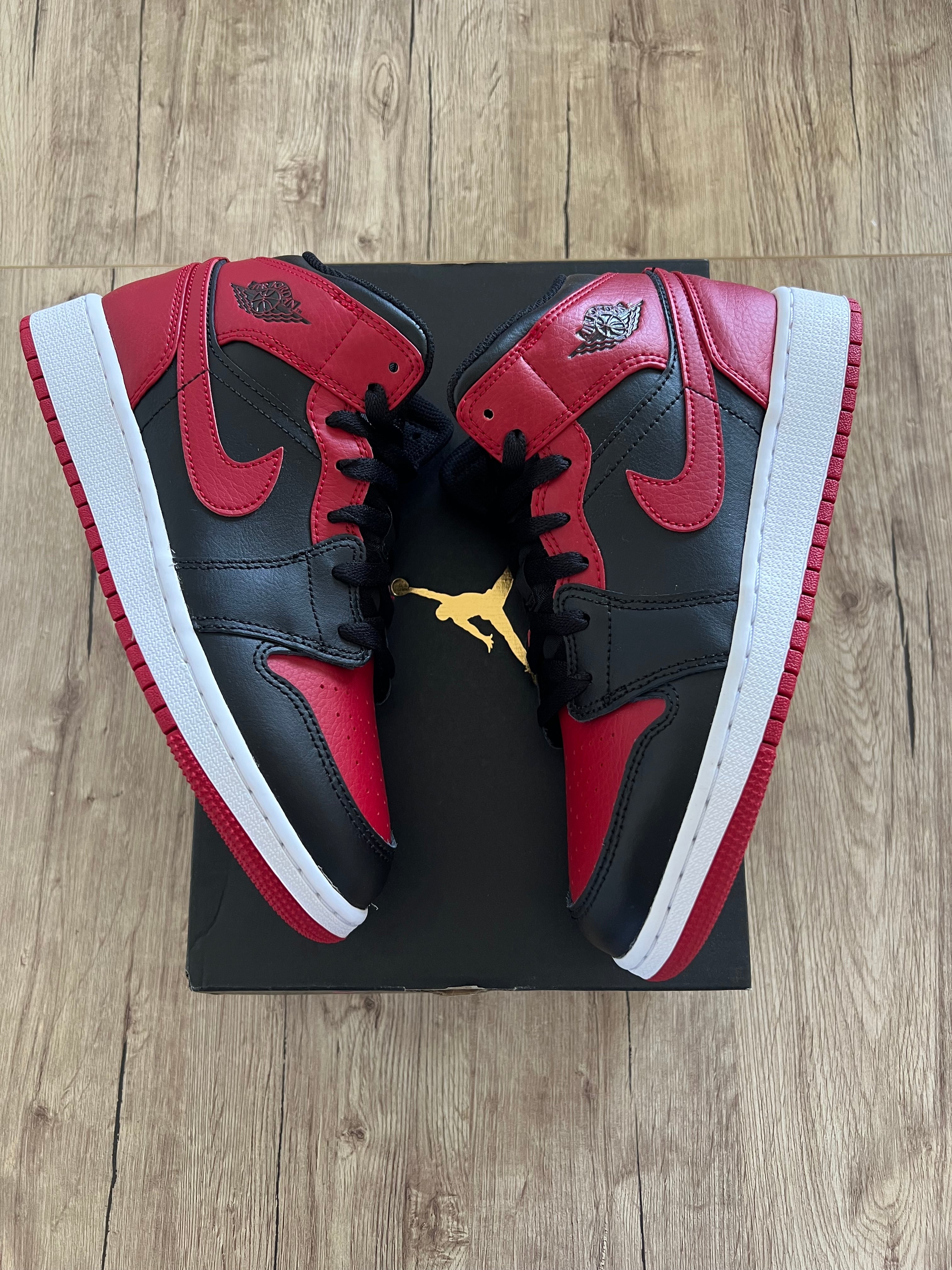 Air Jordan 1 Mid Banned (2020)