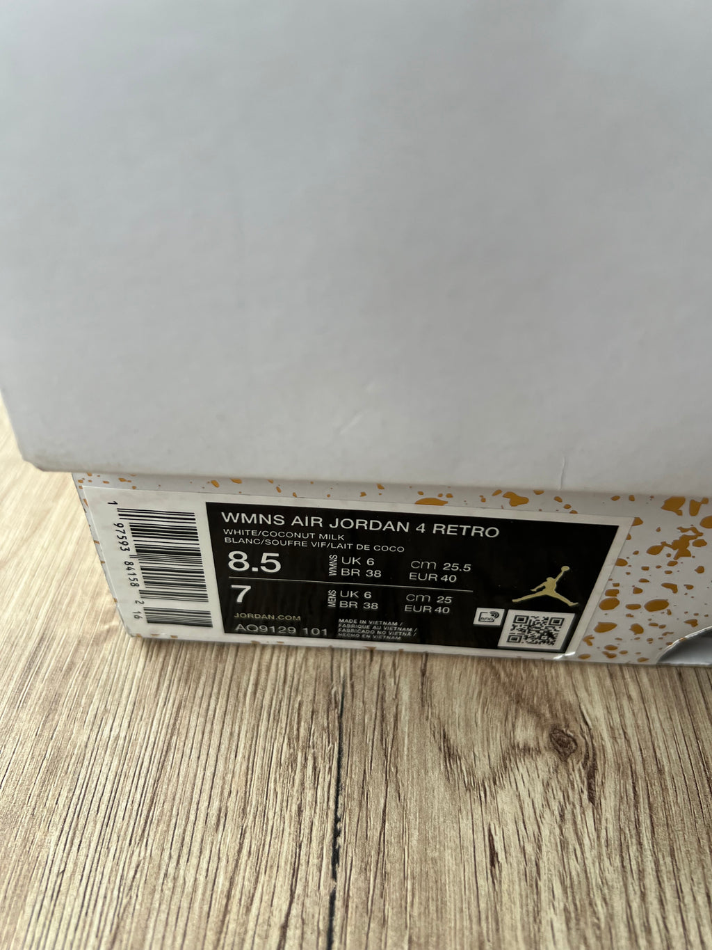 Jordan 4 Retro Vivid Sulfur