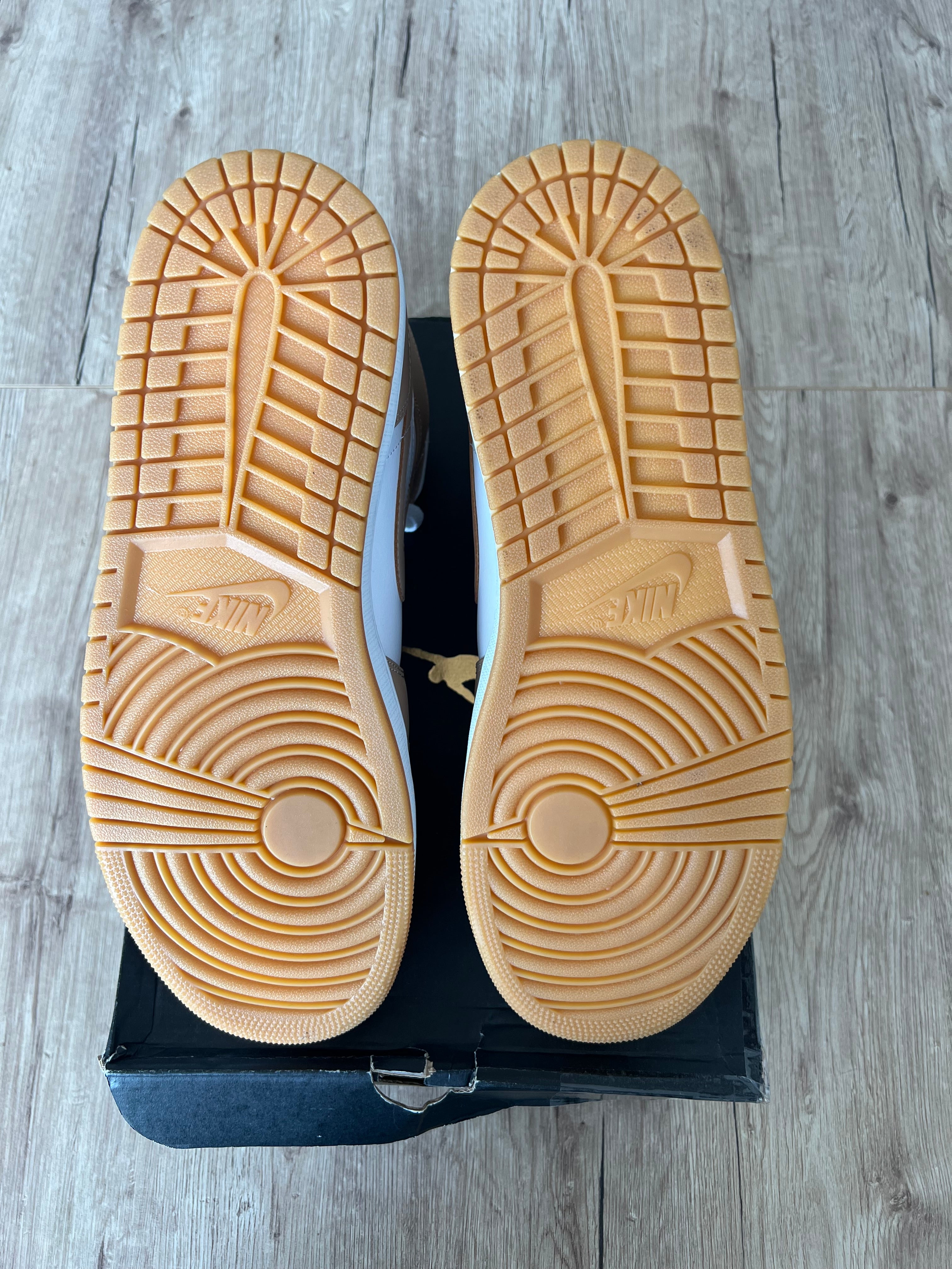 Jordan 1 Mid Tan Gum