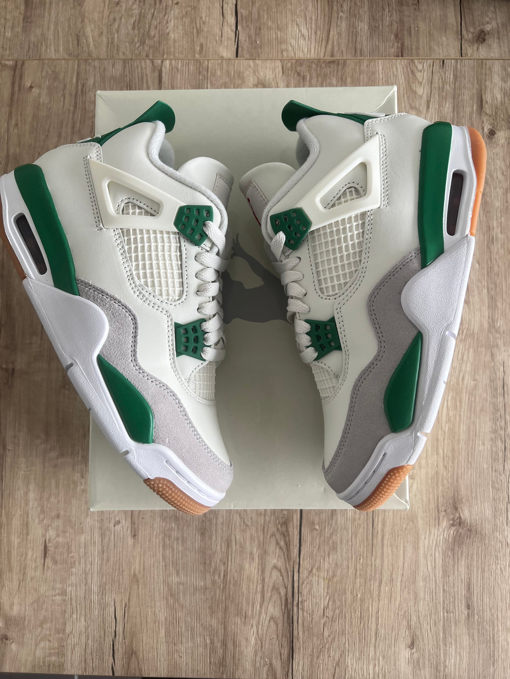 Nike SB x Air Jordan 4 Retro Pine Green