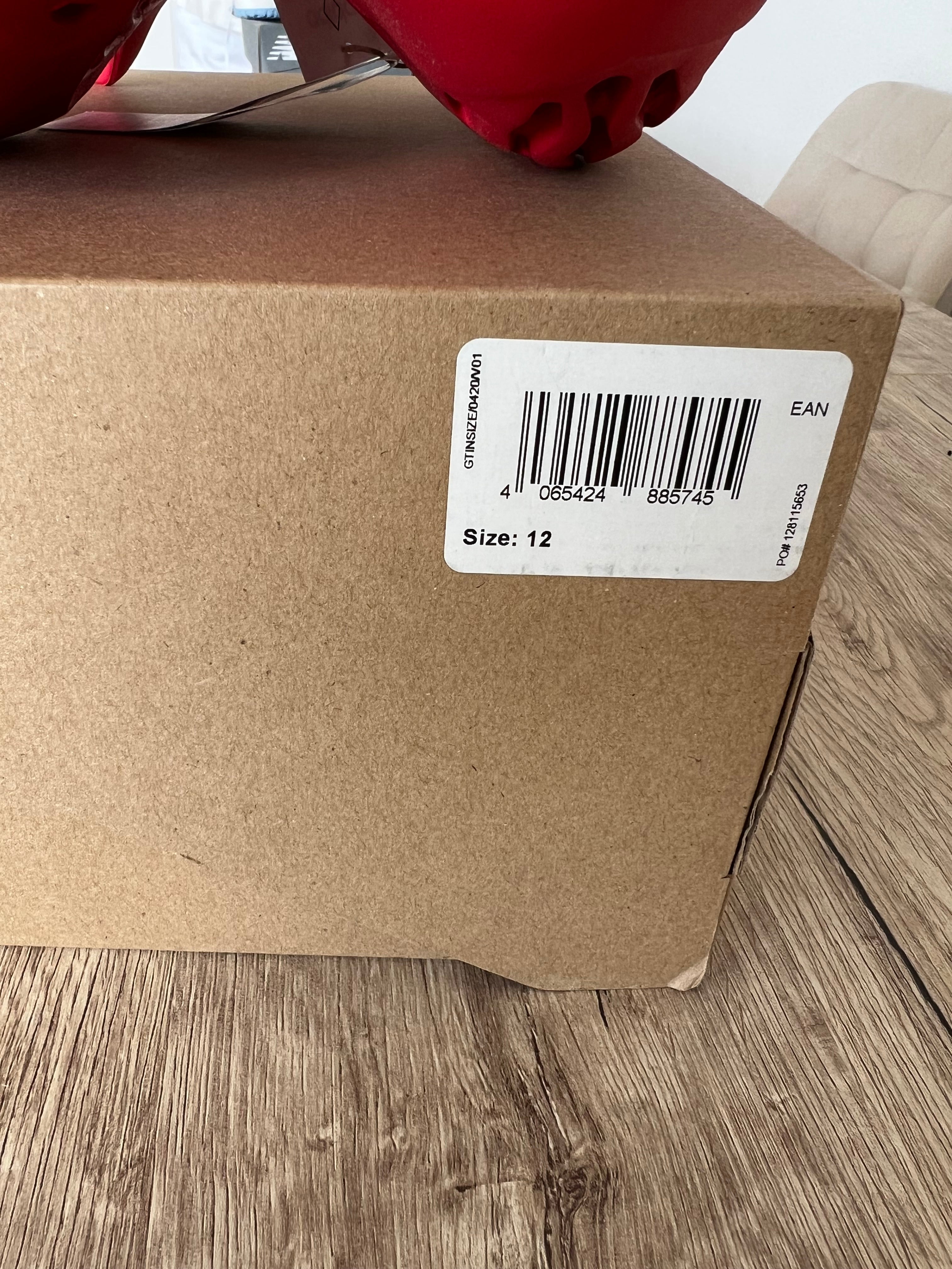 Yeezy Foam RNNR Vermillion