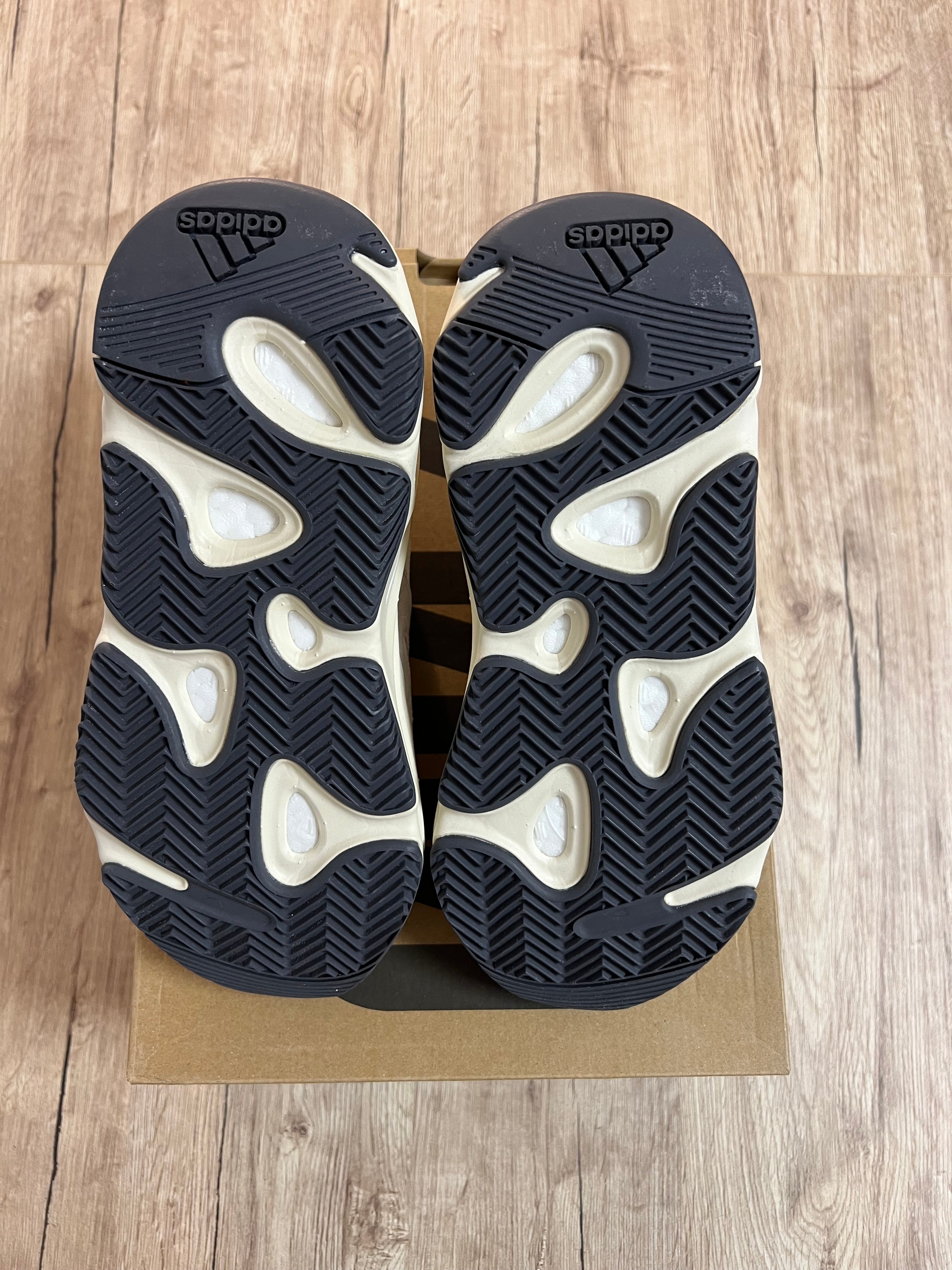 Yeezy Boost 700 V1 Analog