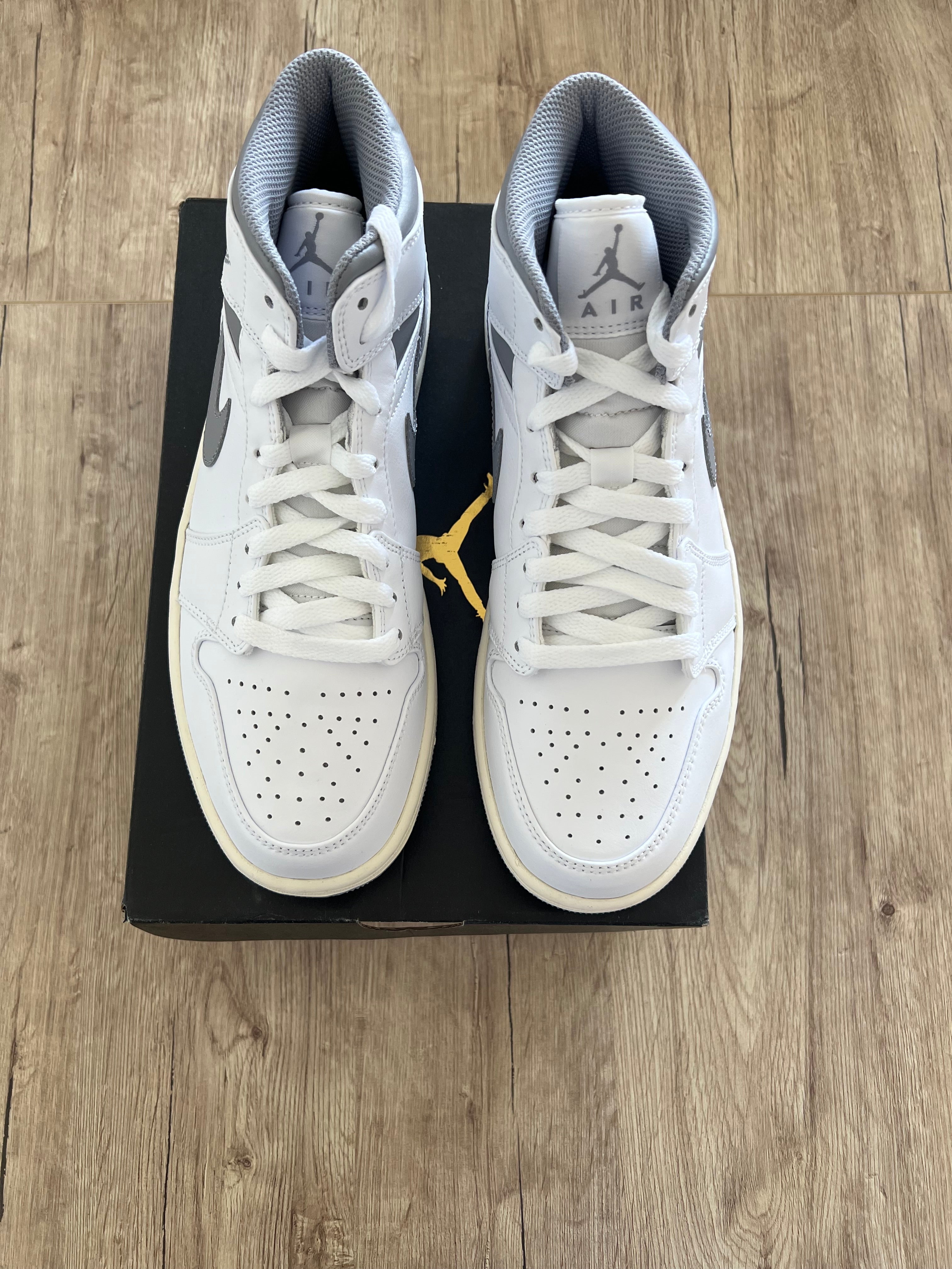 Air Jordan 1 Mid Neutral Grey