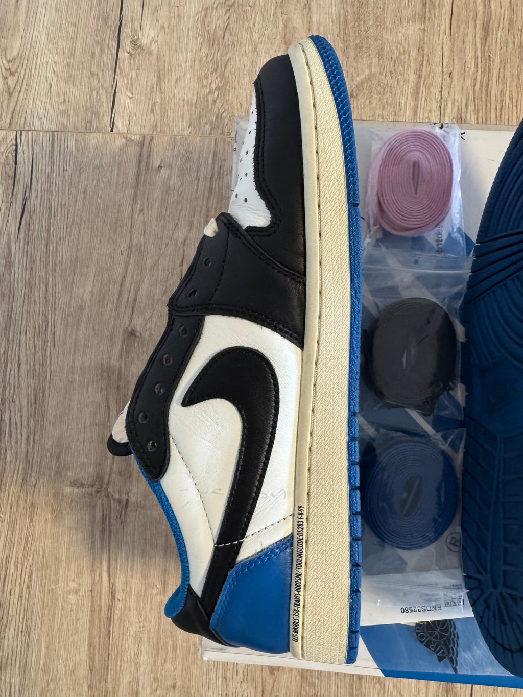 Air Jordan 1 Retro Low OG SP Fragment x Travis Scott