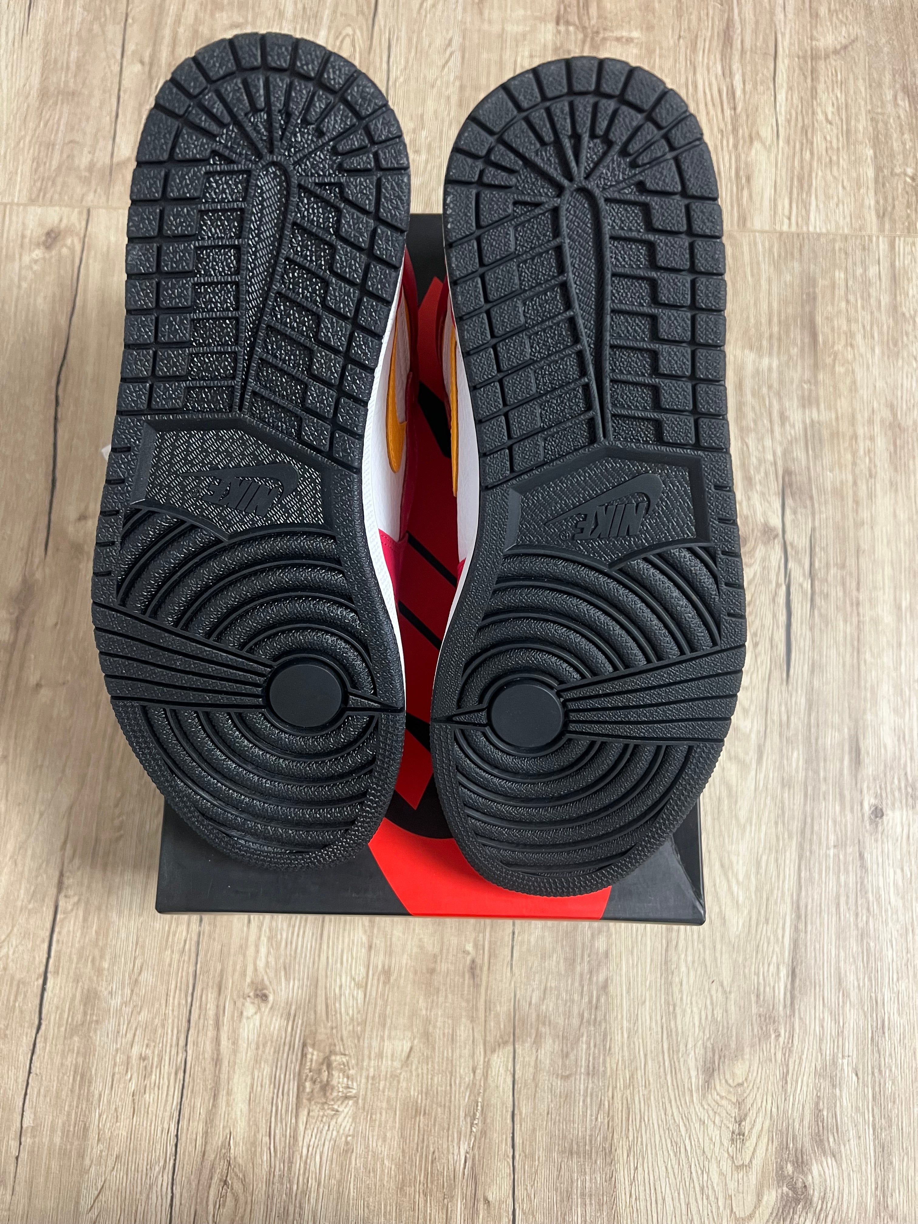 Jordan 1 Retro High OG Light Fusion Red