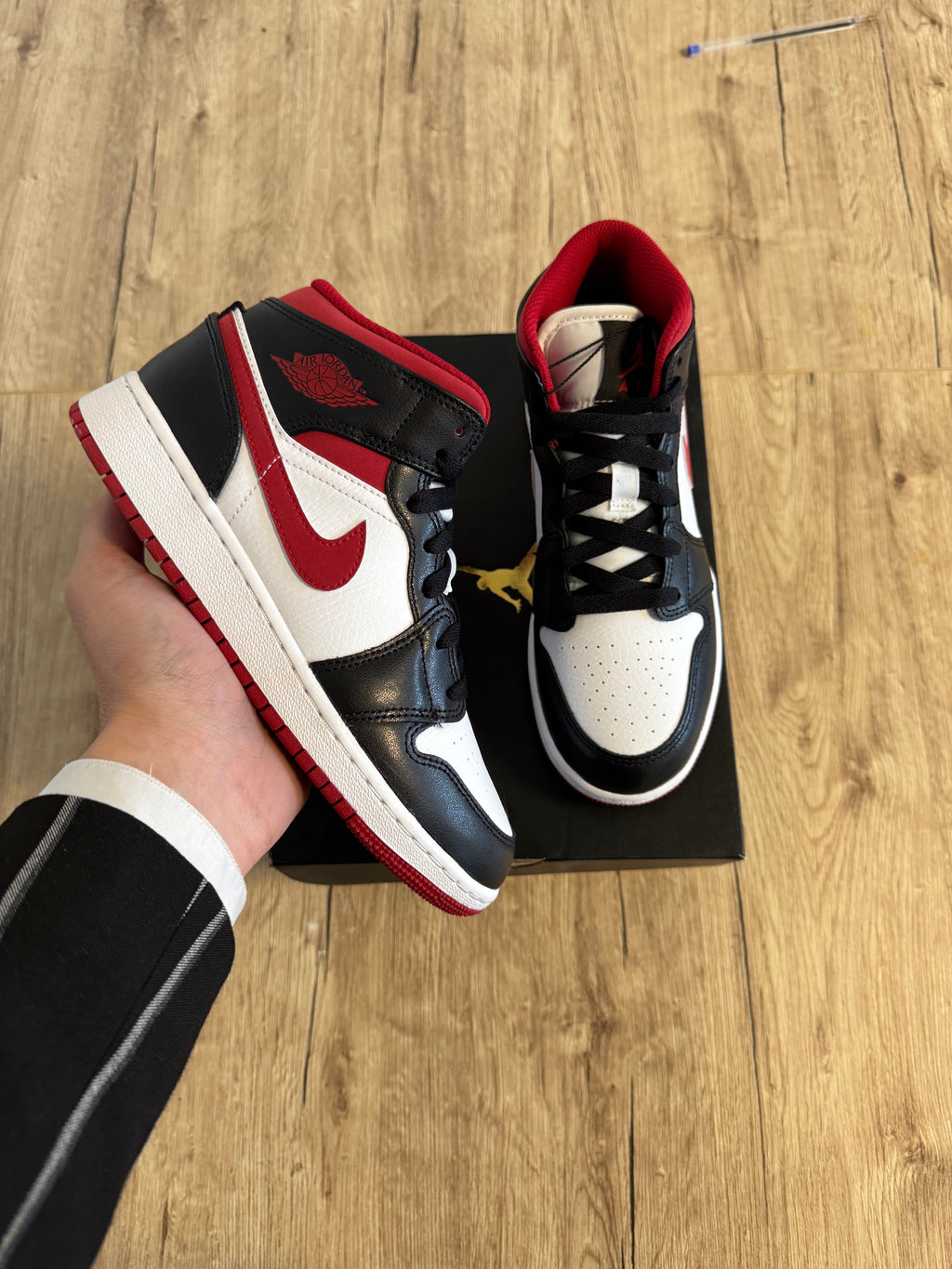 Air Jordan 1 Mid Gym Red Black White (GS)