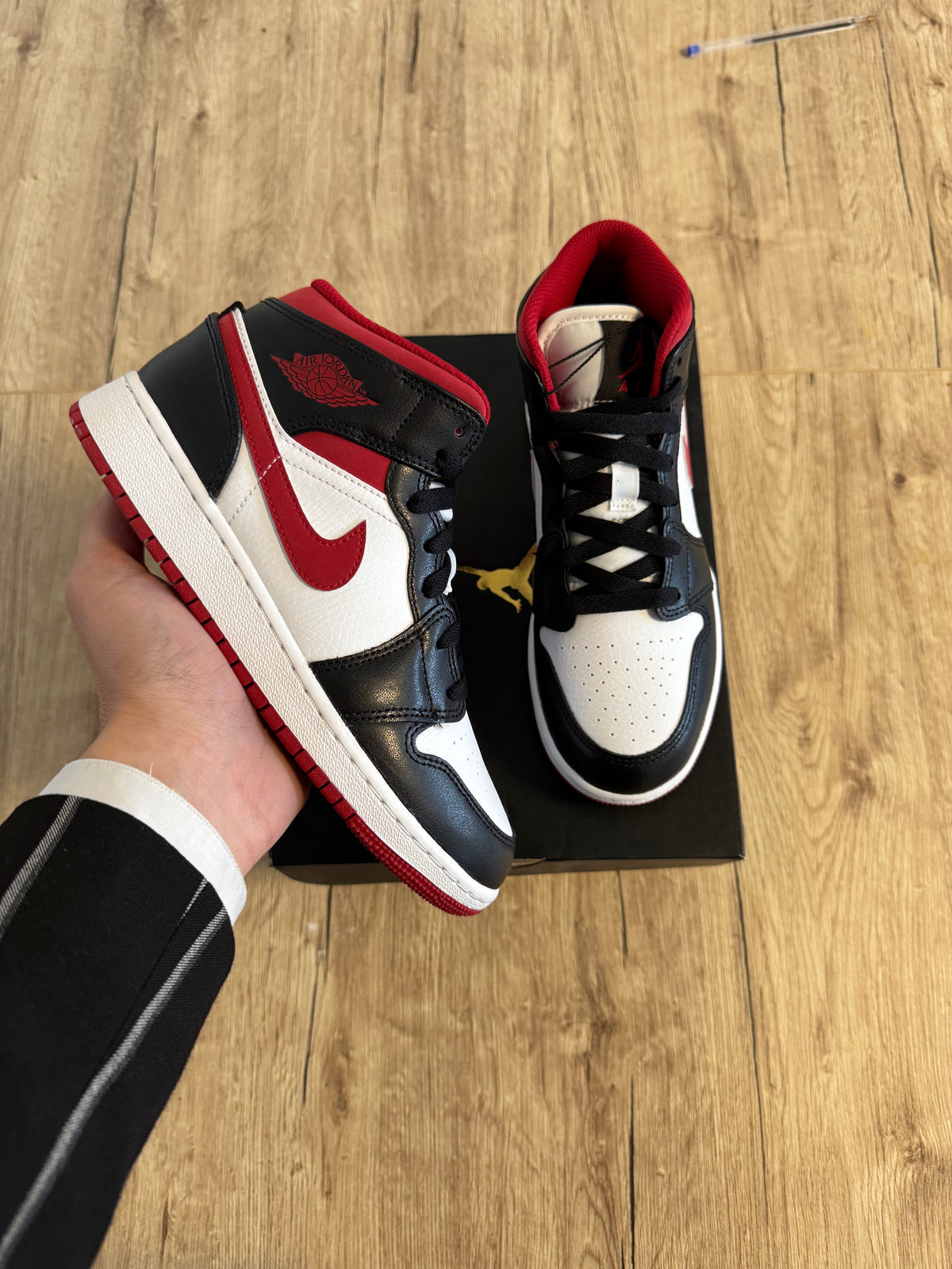 Air Jordan 1 Mid Gym Red Black White (GS)