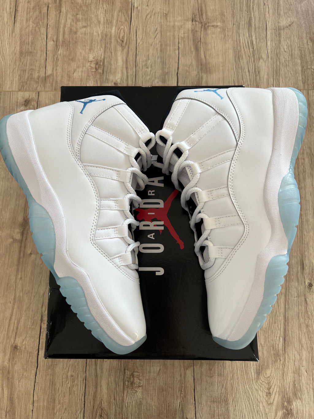 Jordan 11 Retro 'Legend Blue' (2024)