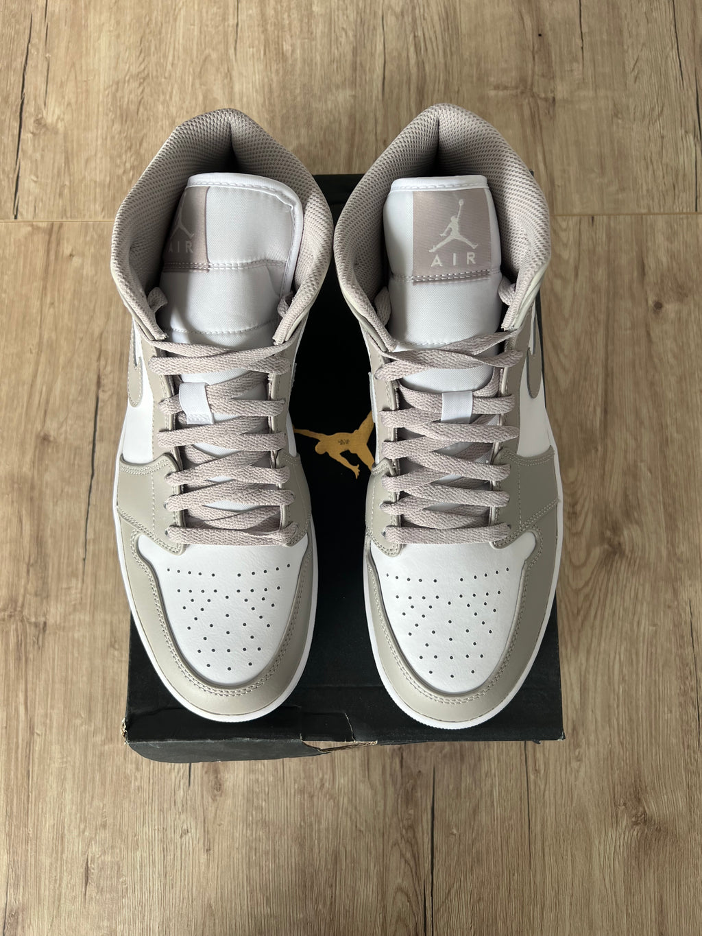 Air Jordan 1 Mid Linen