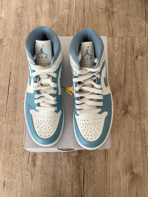 Air Jordan 1 Mid UNC 2022
