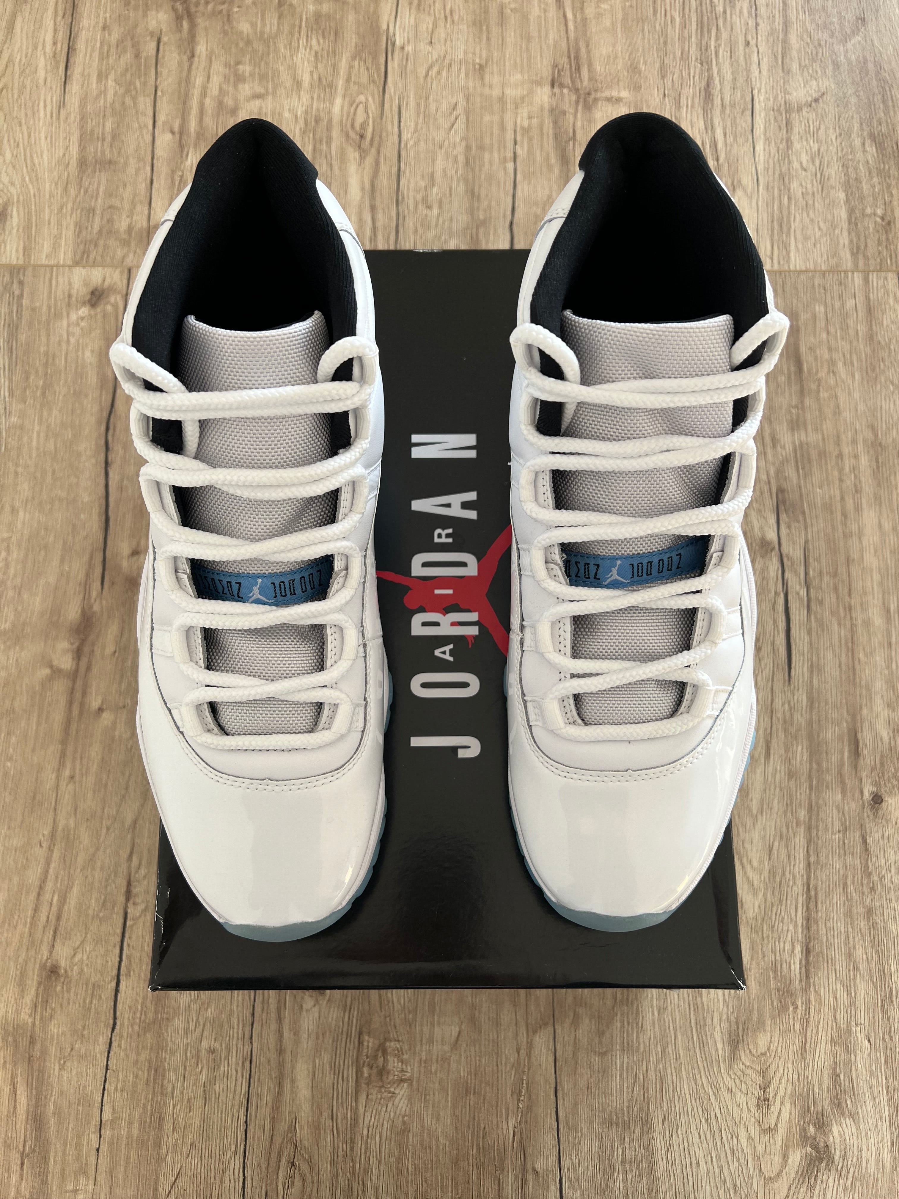 Jordan 11 Retro 'Legend Blue' (2024)