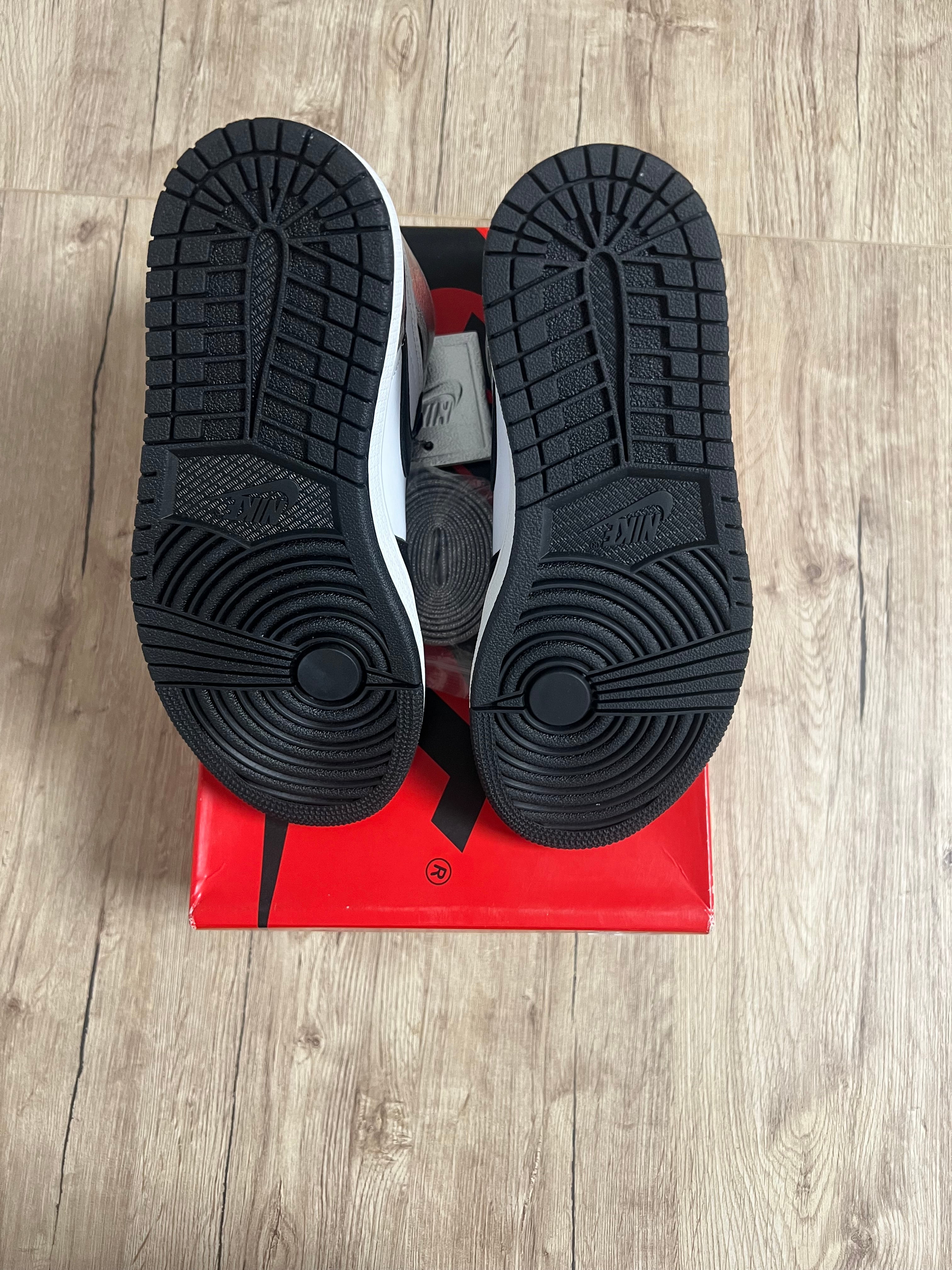 Air Jordan 1 Retro High 'Silver Toe