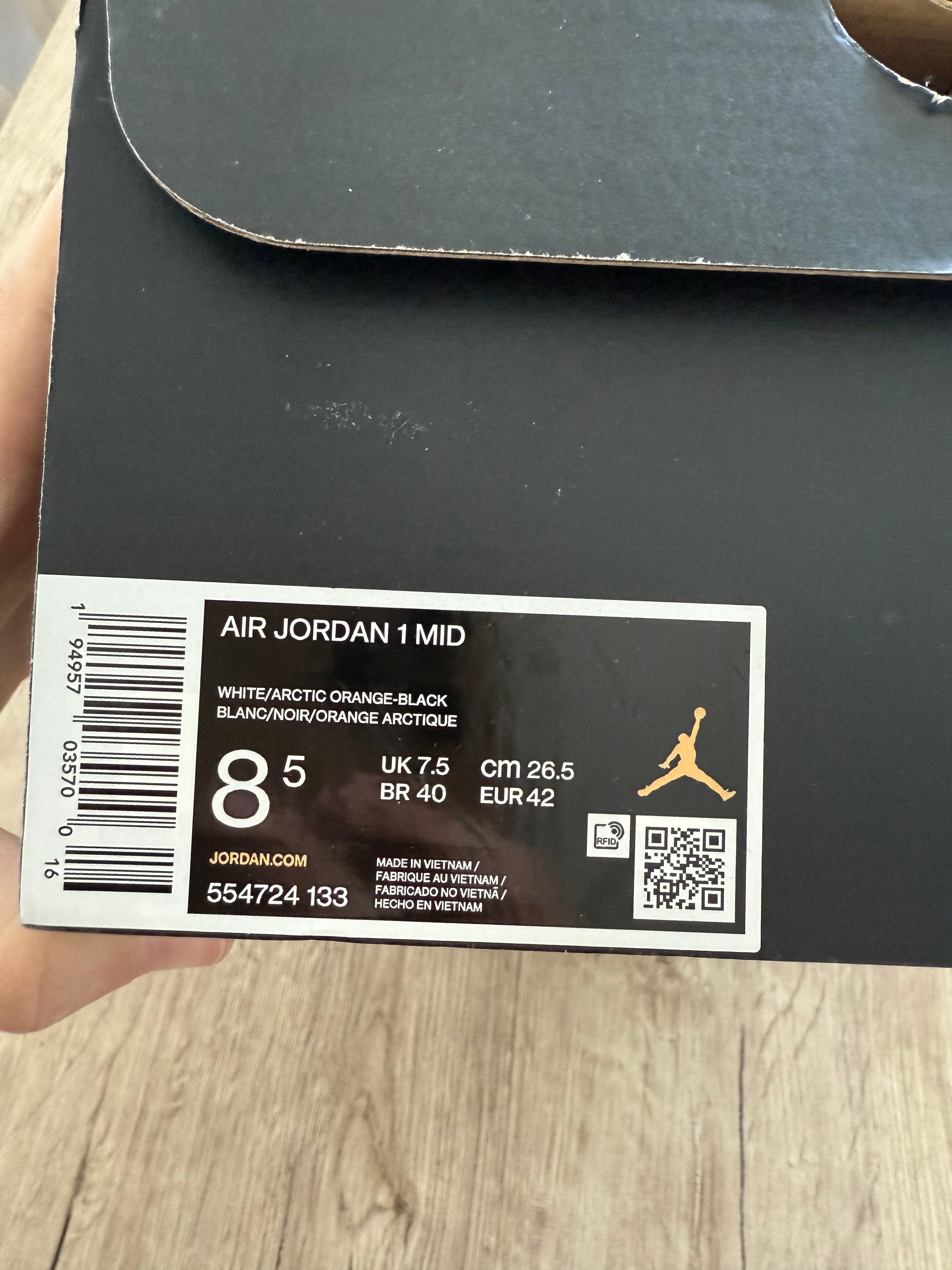 Air Jordan 1 Mid Crimson Tint