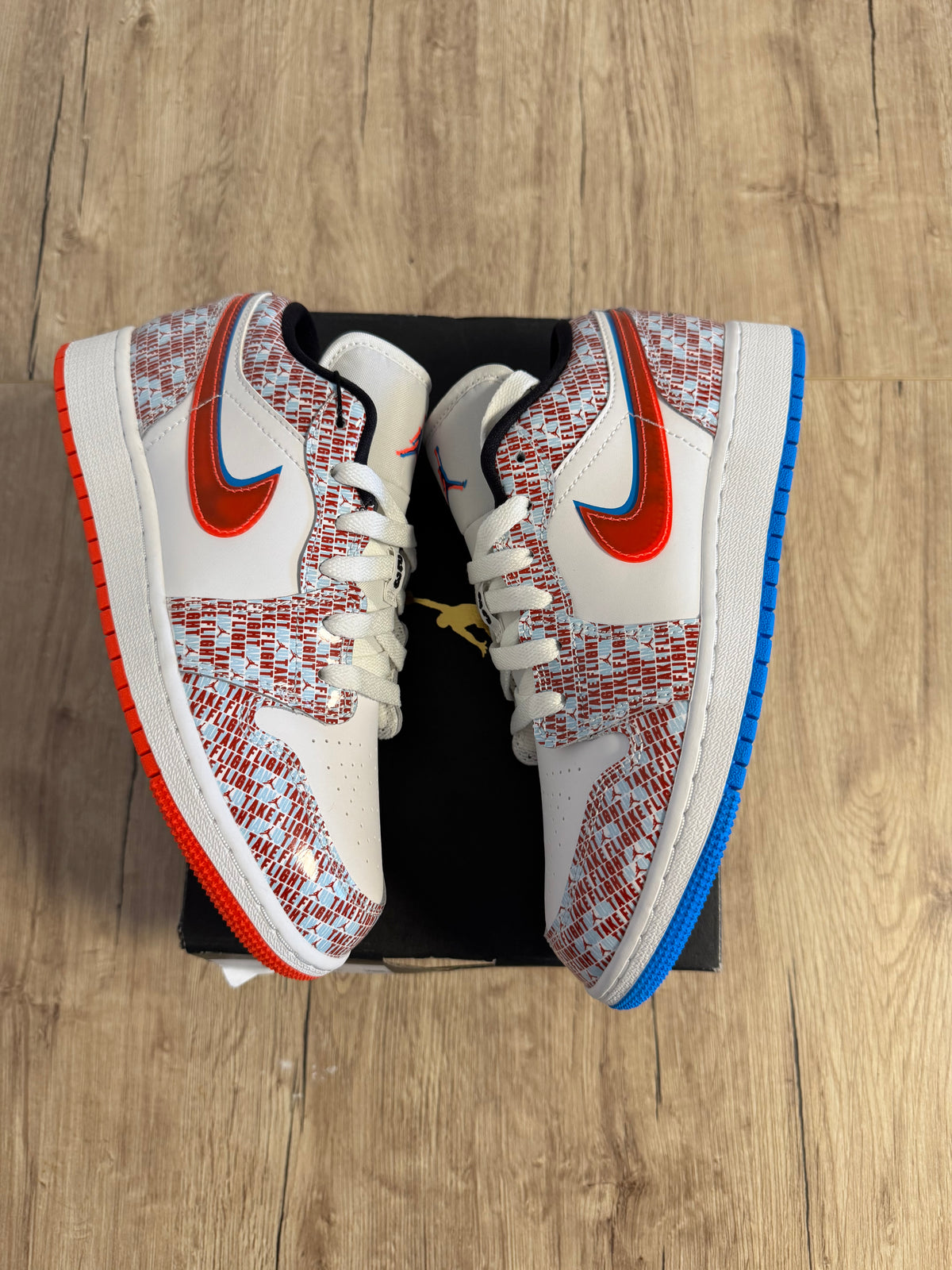 Air Jordan 1 Low SE Take Flight (GS)