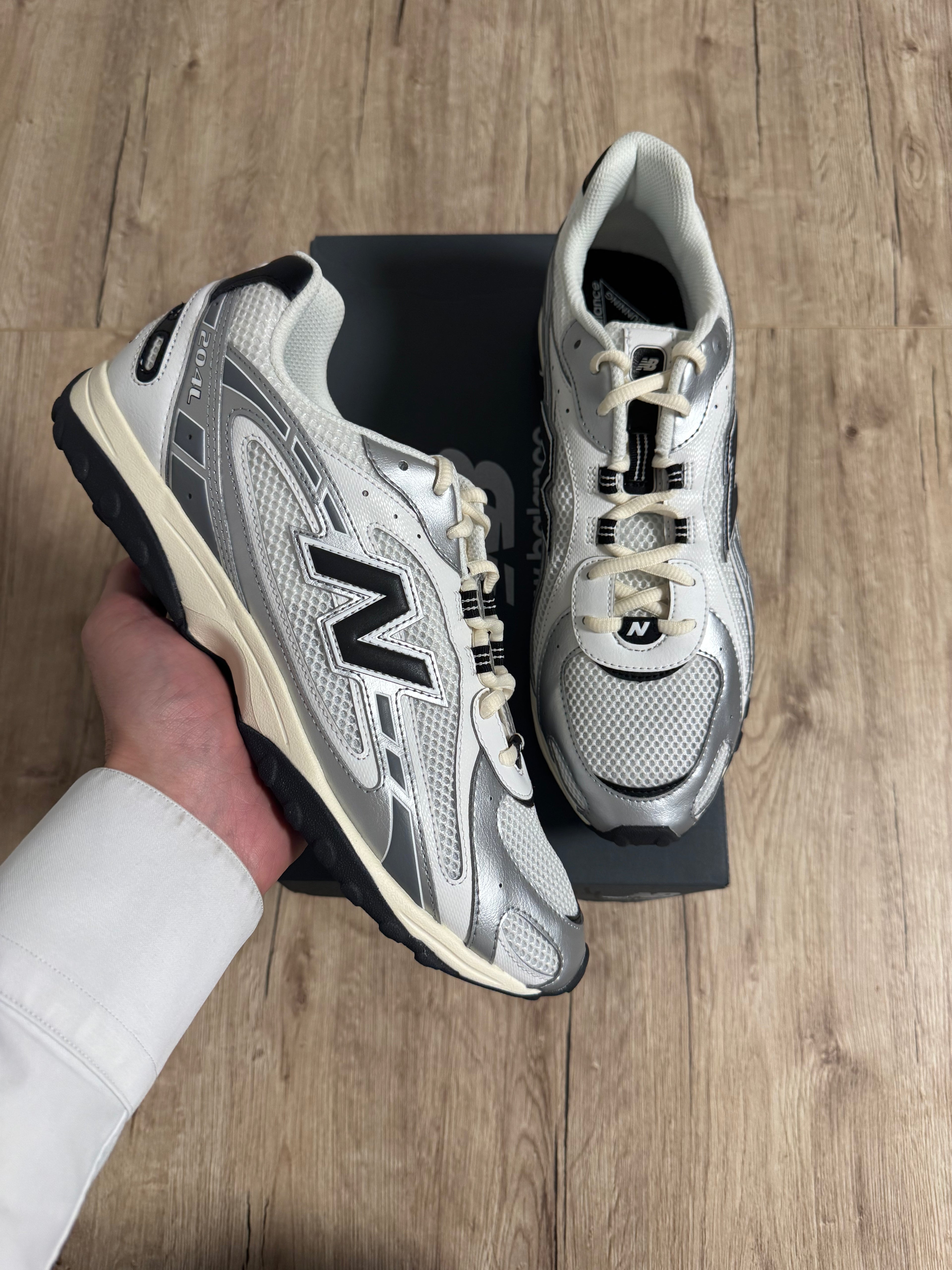 NEW BALANCE 204L METALIC SILVER
