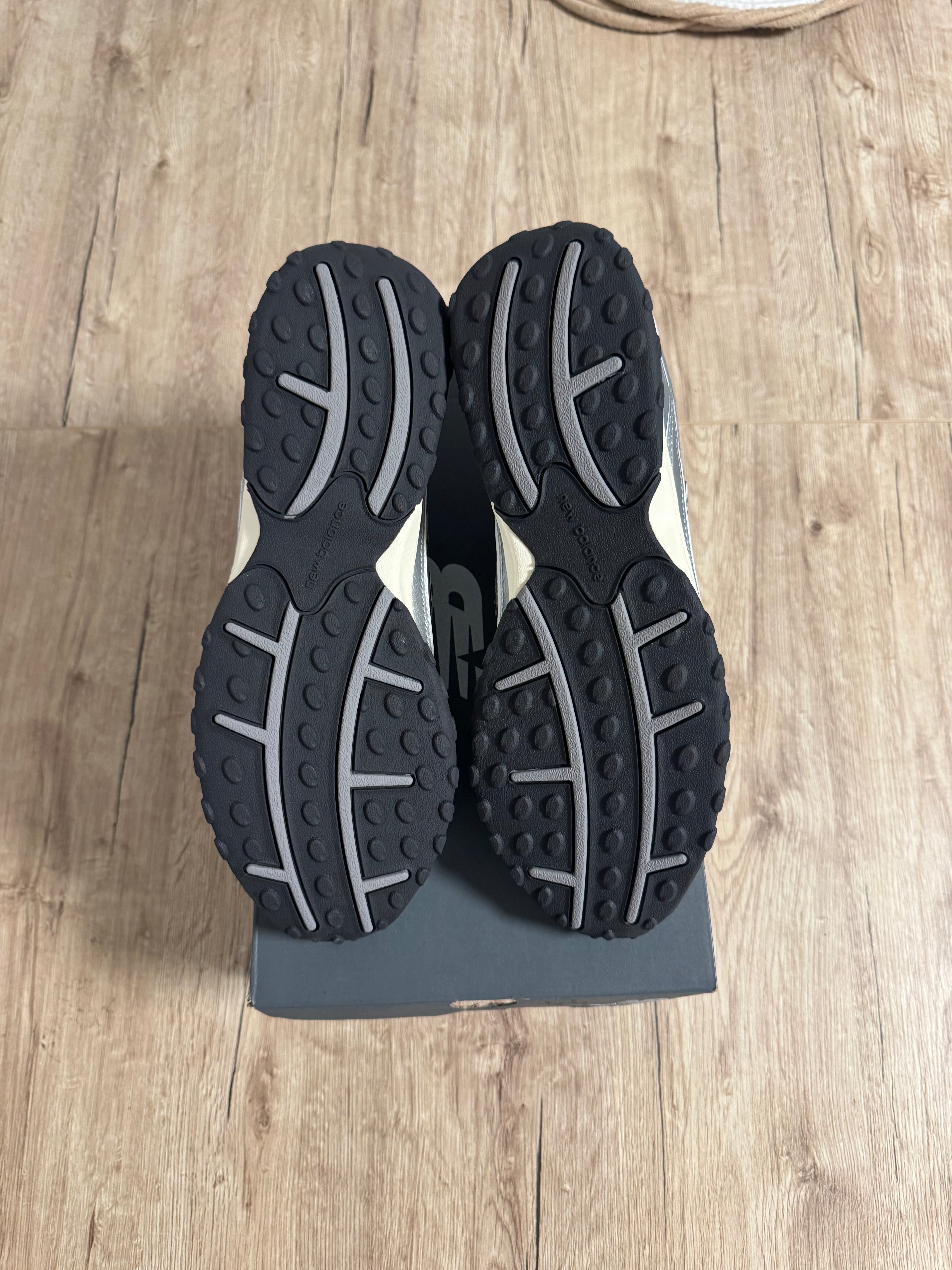 NEW BALANCE 204L METALIC SILVER