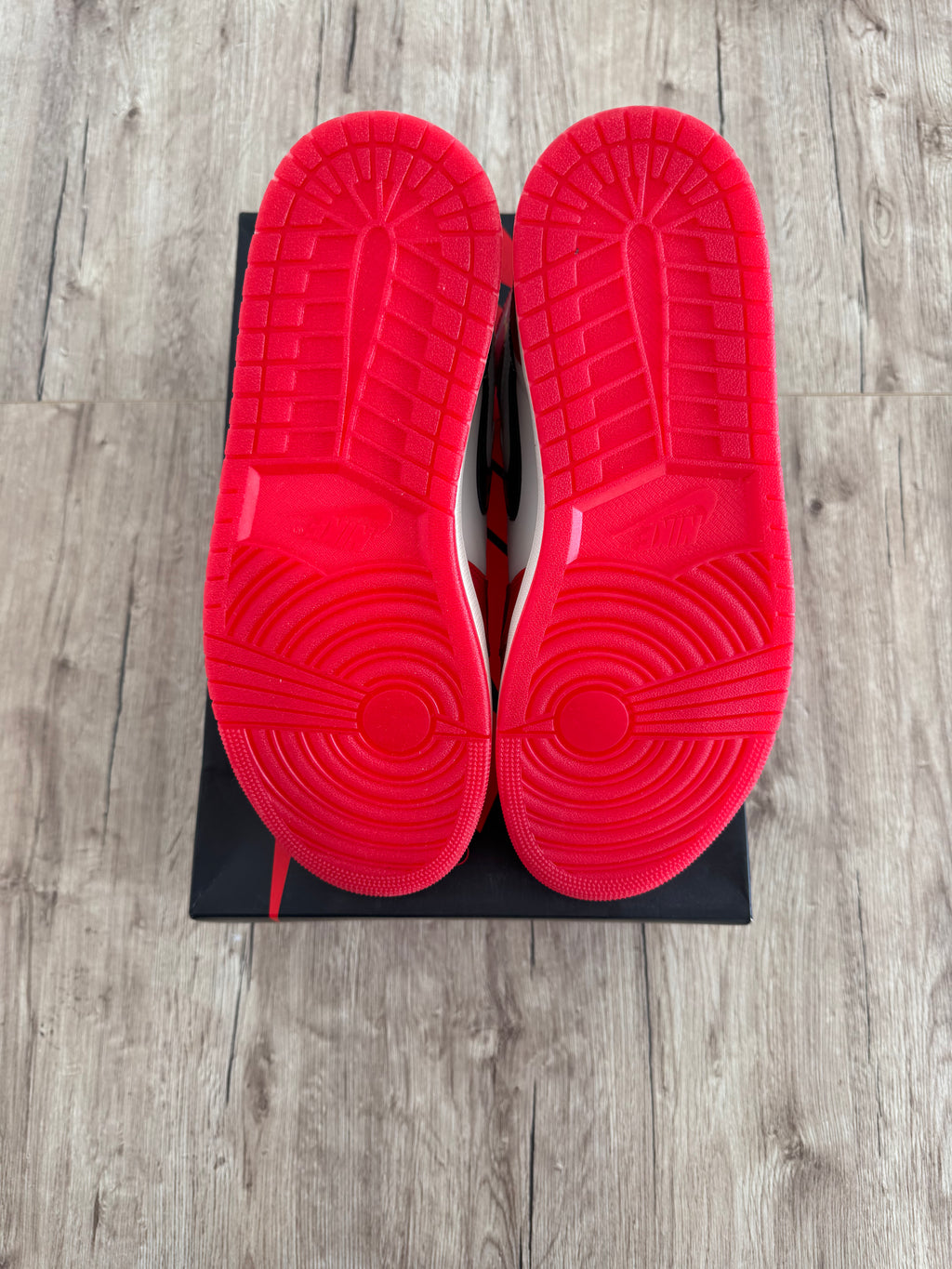 Air Jordan 1 High OG 'Spider-Man Across the Spider-Verse