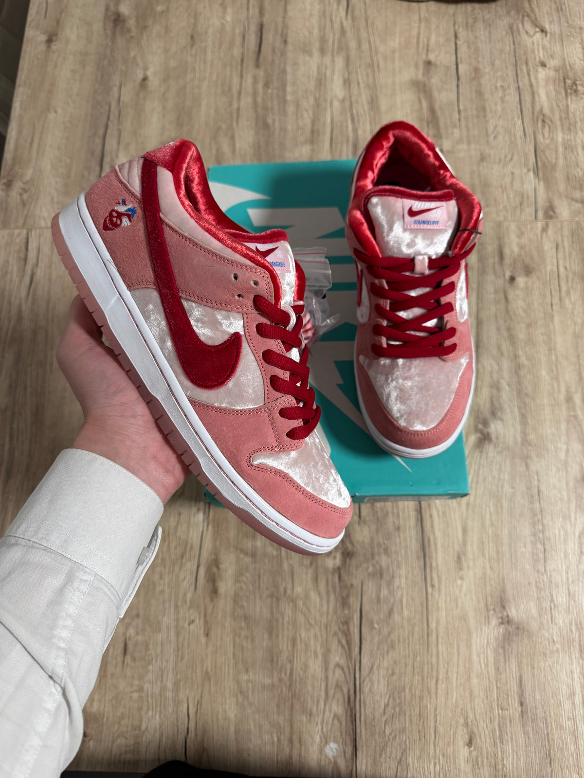 Nike SB Dunk Low StrangeLove Skateboards (Regular Box)